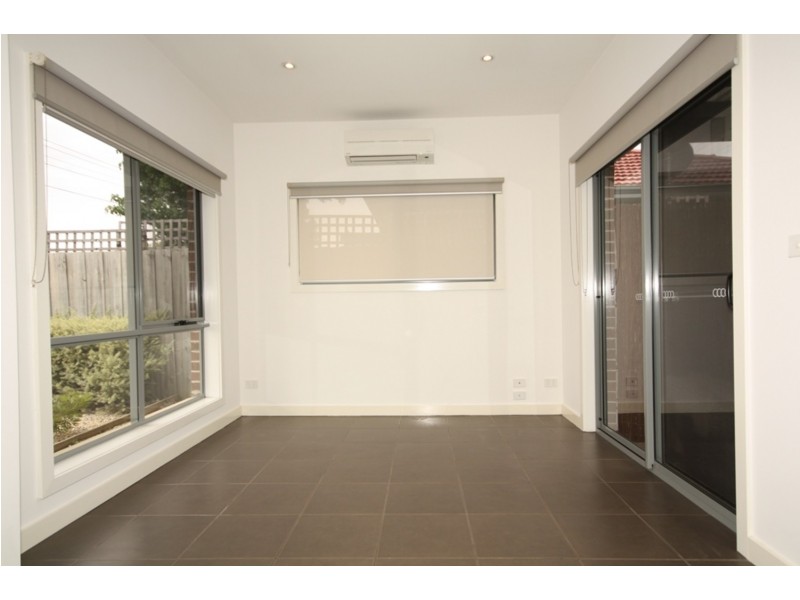 1/60 Leonard Avenue, Glenroy VIC 3046