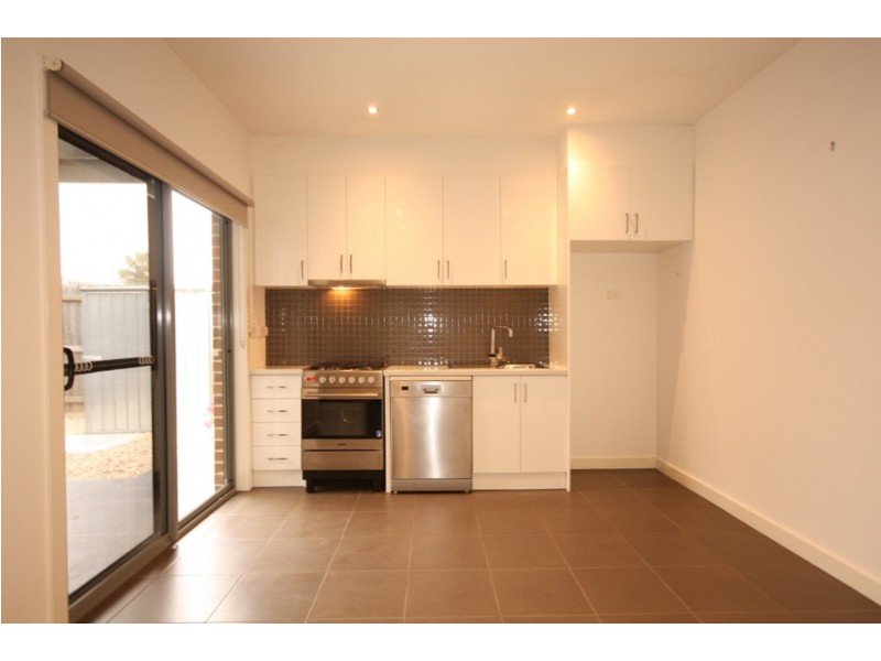 1/60 Leonard Avenue, Glenroy VIC 3046