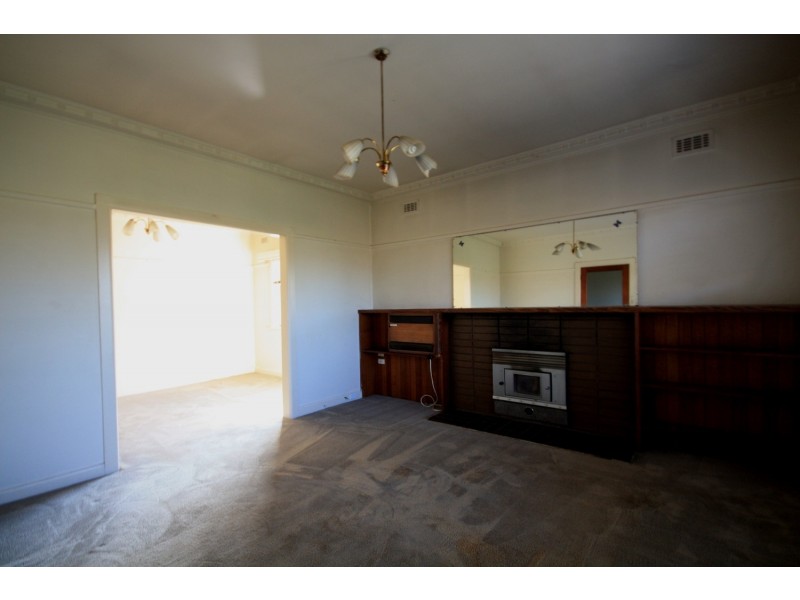 4 Tarana Avenue, Glenroy VIC 3046