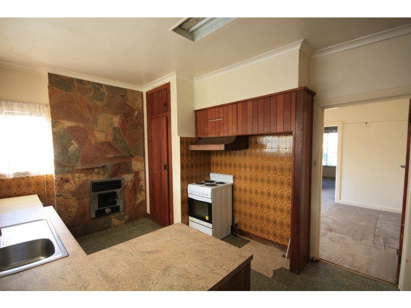 4 Tarana Avenue, Glenroy VIC 3046