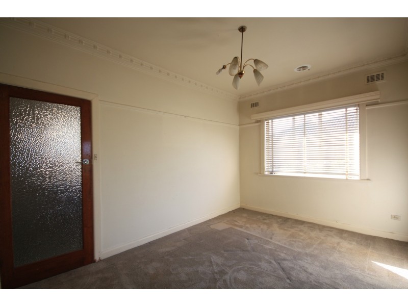 4 Tarana Avenue, Glenroy VIC 3046