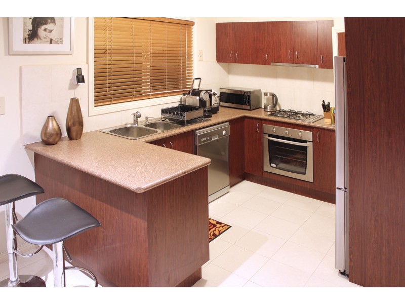 1/4-8 Mladen Court, Coolaroo VIC 3048