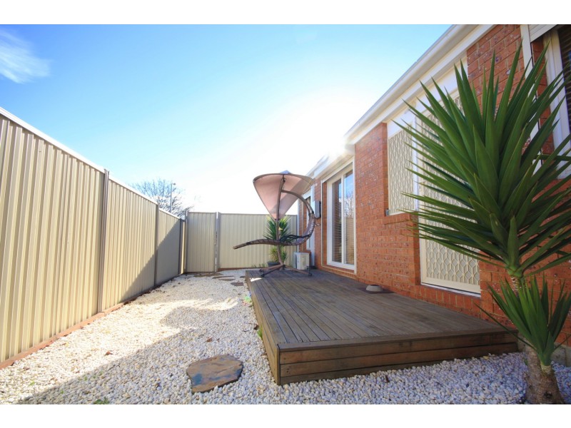 1/4-8 Mladen Court, Coolaroo VIC 3048