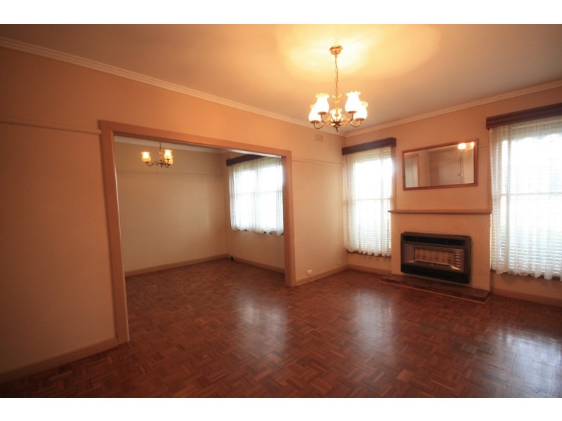 13 Moss Street, Glenroy VIC 3046