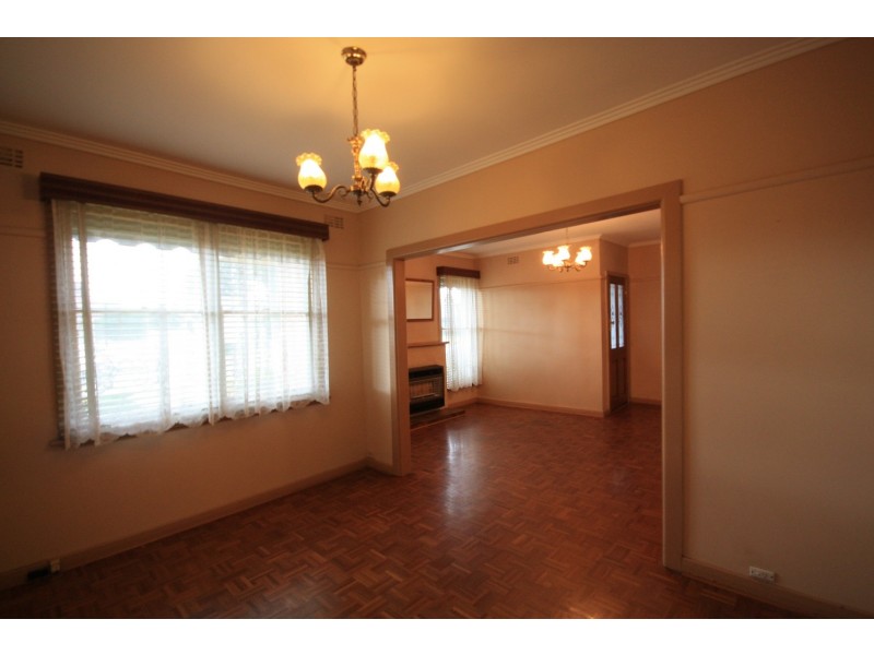 13 Moss Street, Glenroy VIC 3046