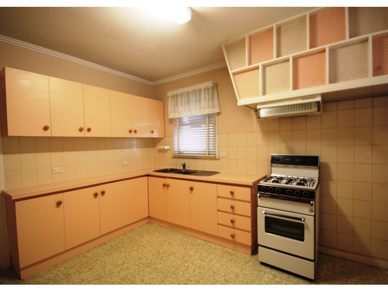 13 Moss Street, Glenroy VIC 3046