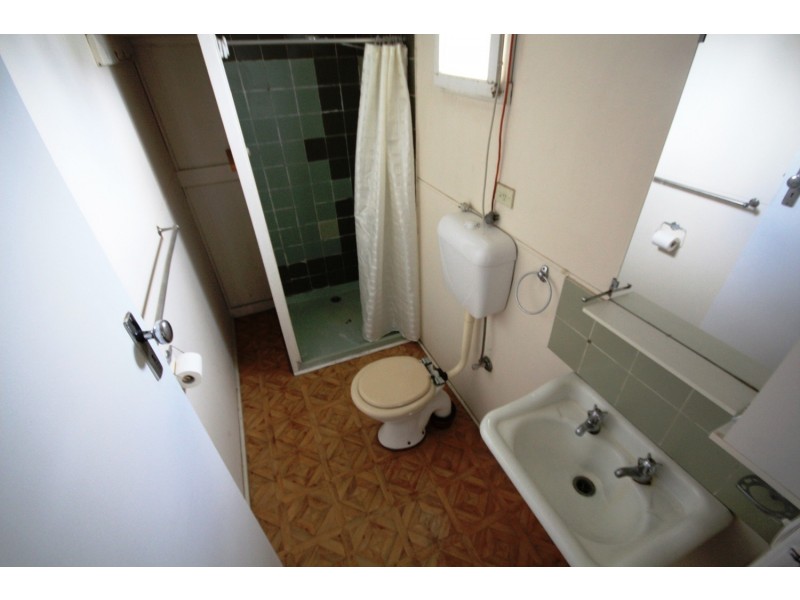 13 Moss Street, Glenroy VIC 3046