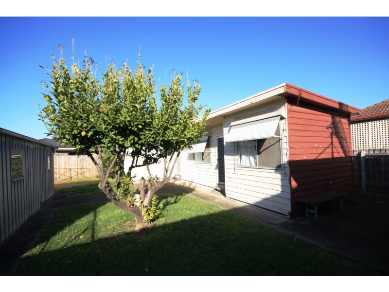 13 Moss Street, Glenroy VIC 3046