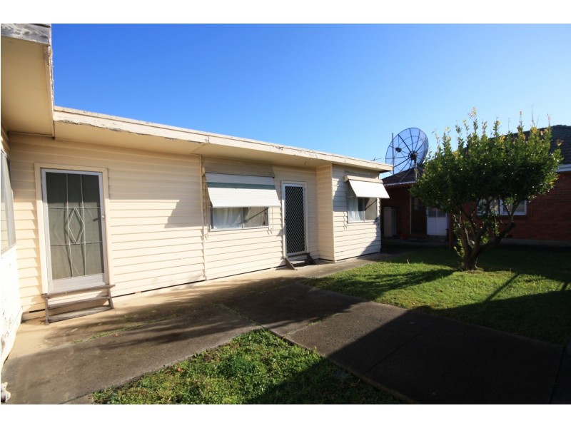 13 Moss Street, Glenroy VIC 3046