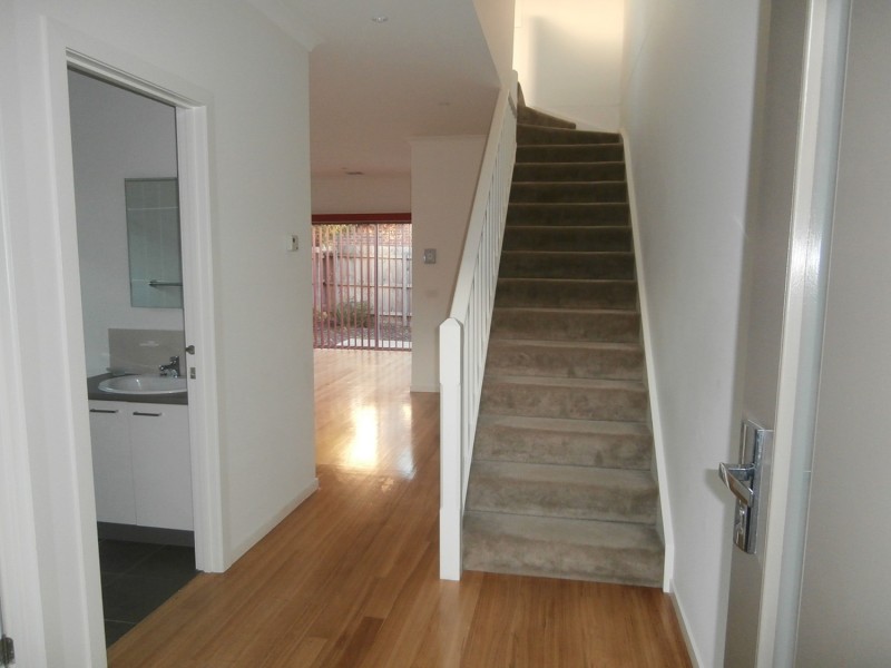 3/82 Glen Street, Glenroy VIC 3046