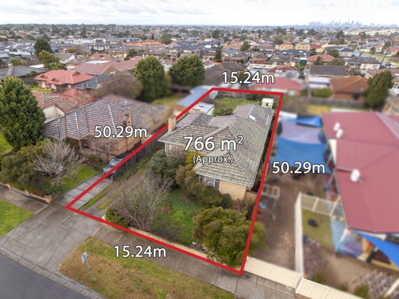 49 Gladstone Parade, Glenroy VIC 3046