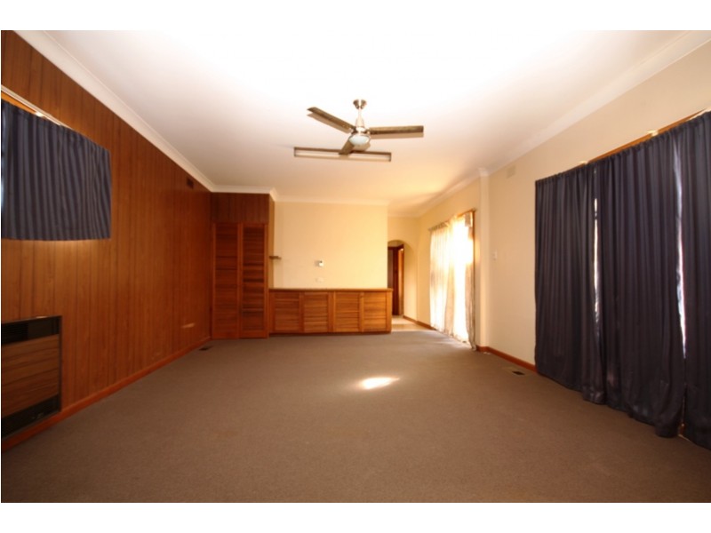 49 Gladstone Parade, Glenroy VIC 3046