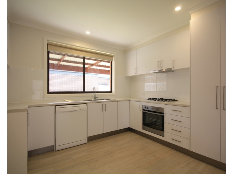 2/14 George Street, Glenroy VIC 3046