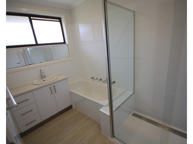 2/14 George Street, Glenroy VIC 3046