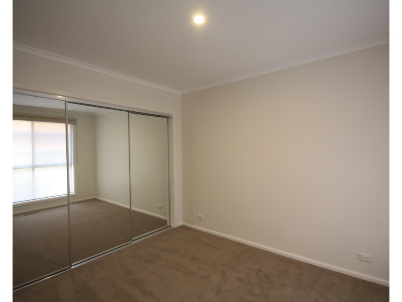 2/14 George Street, Glenroy VIC 3046