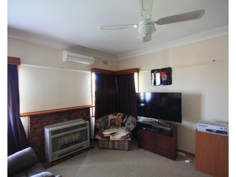 50 Loongana Avenue, Glenroy VIC 3046