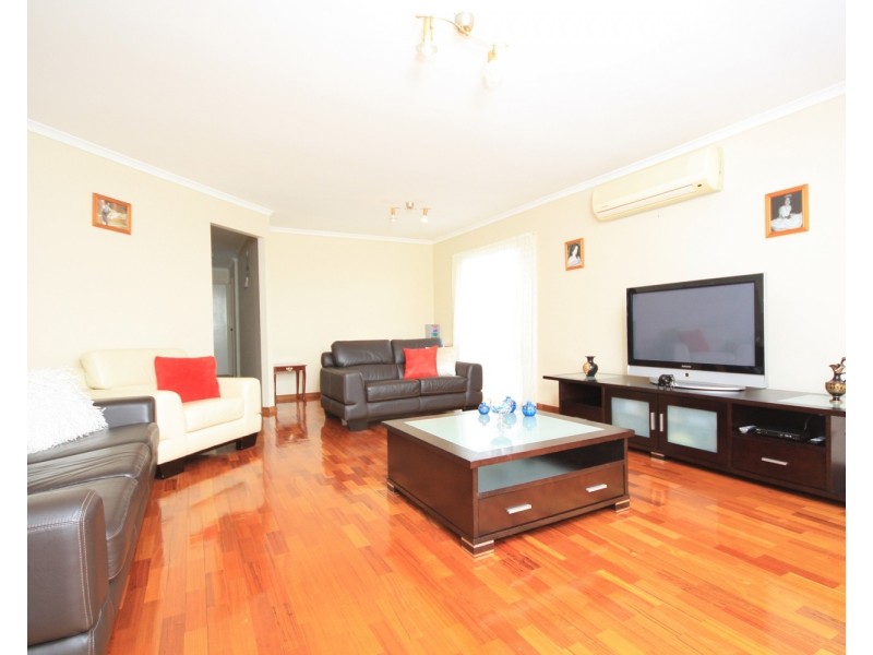 5 Elder Close, Meadow Heights VIC 3048