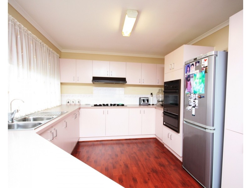 5 Elder Close, Meadow Heights VIC 3048