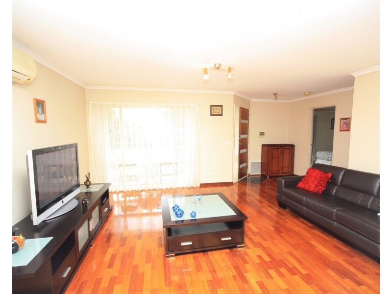 5 Elder Close, Meadow Heights VIC 3048