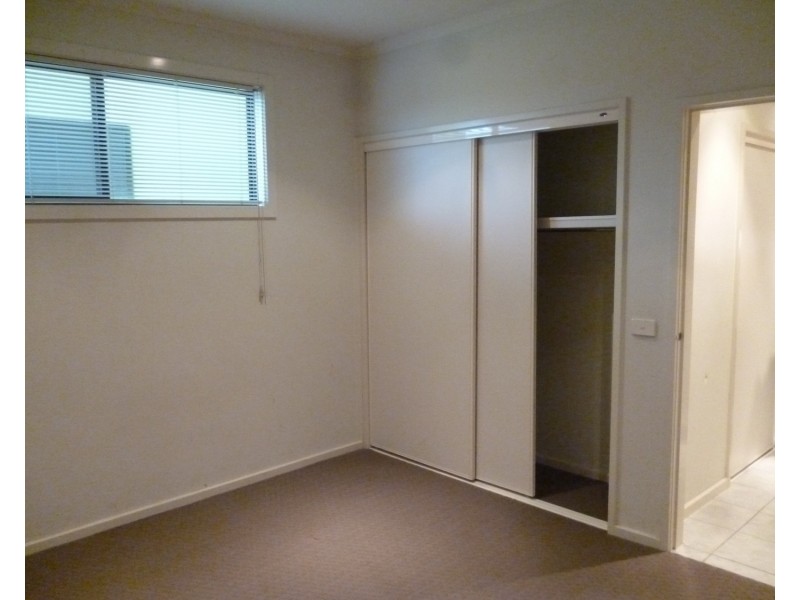 1/900 Pascoe Vale Road, Glenroy VIC 3046