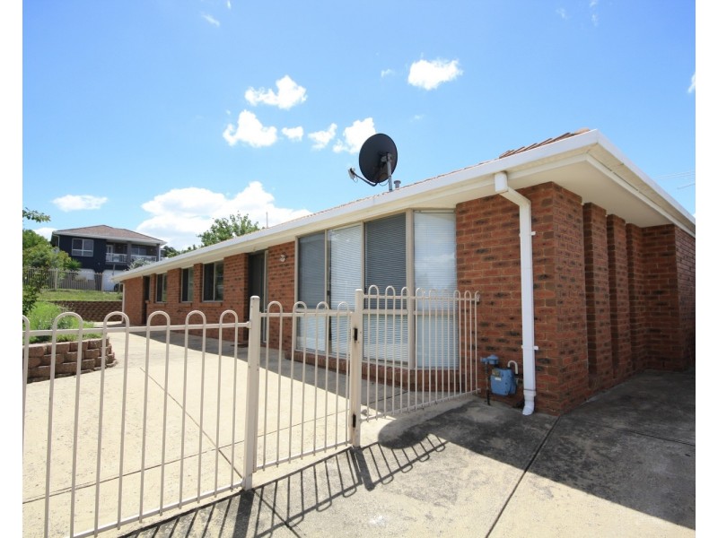 2 Linden Close, Meadow Heights VIC 3048
