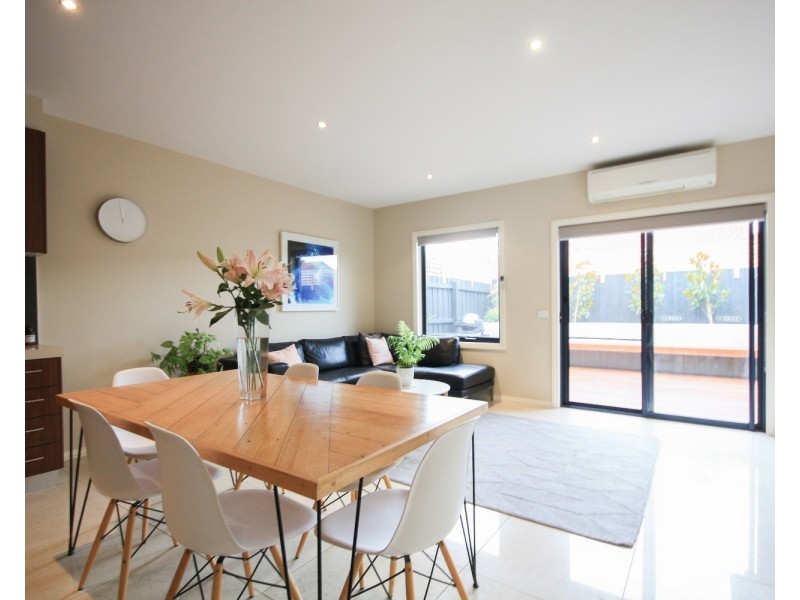 2/37 Clovelly Avenue, Glenroy VIC 3046
