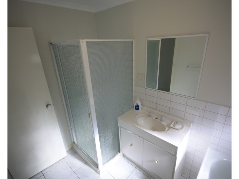 2/18 Meredith Street, Broadmeadows VIC 3047