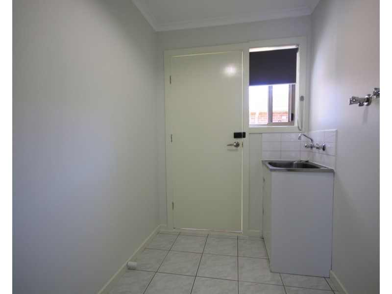 2/18 Meredith Street, Broadmeadows VIC 3047