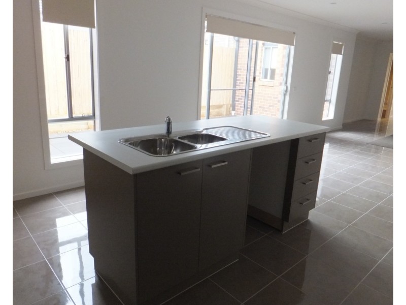 65 Venezia Promenade, Greenvale VIC 3059