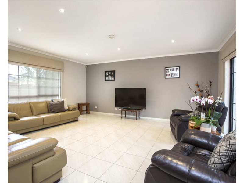 27 Langton Way, Greenvale VIC 3059