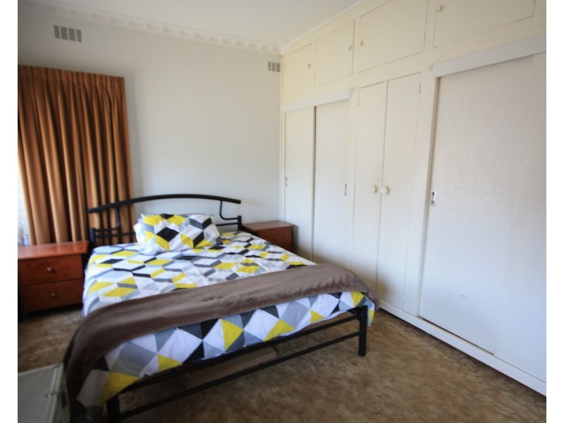 17 Anselm Grove, Glenroy VIC 3046