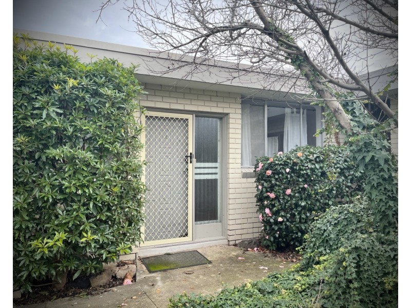 2/23a Becket Street, Glenroy VIC 3046