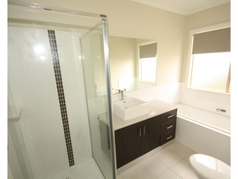 6 Muntz Avenue, Glenroy VIC 3046