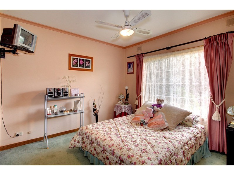 15 Ringwood Road, Morphett Vale SA 5162