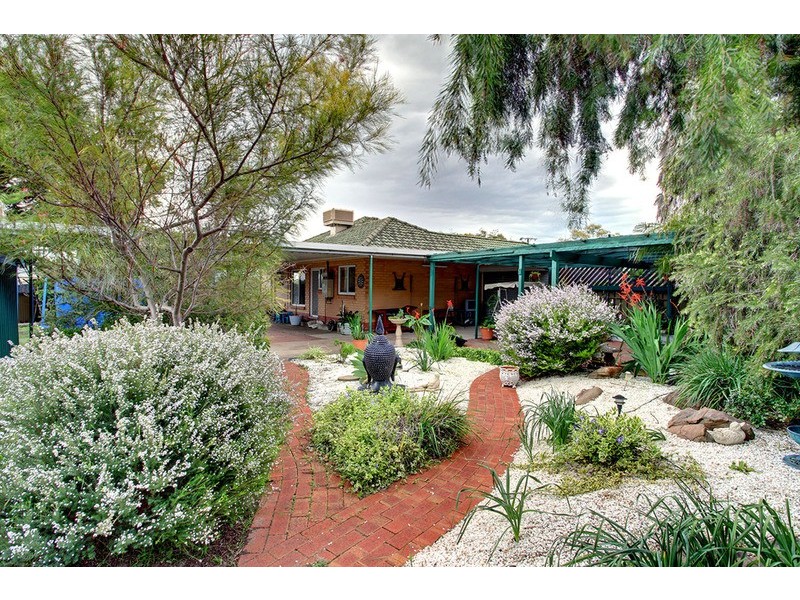15 Ringwood Road, Morphett Vale SA 5162