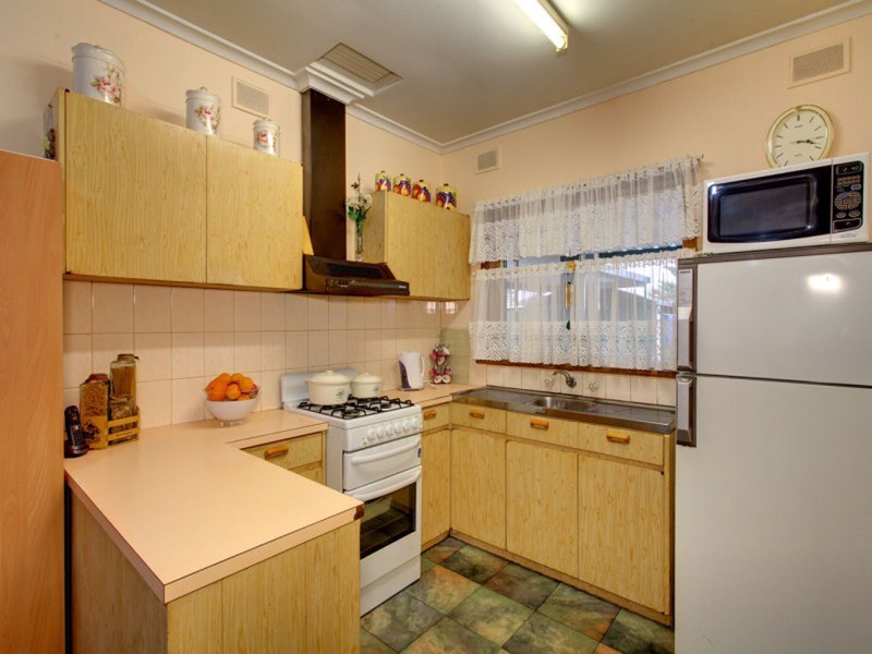 15 Ringwood Road,, Morphett Vale SA 5162