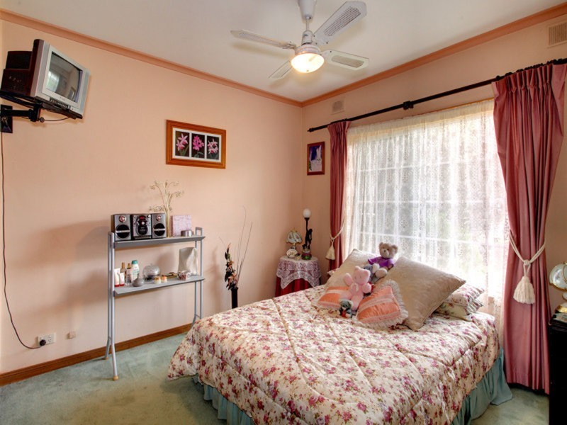 15 Ringwood Road,, Morphett Vale SA 5162