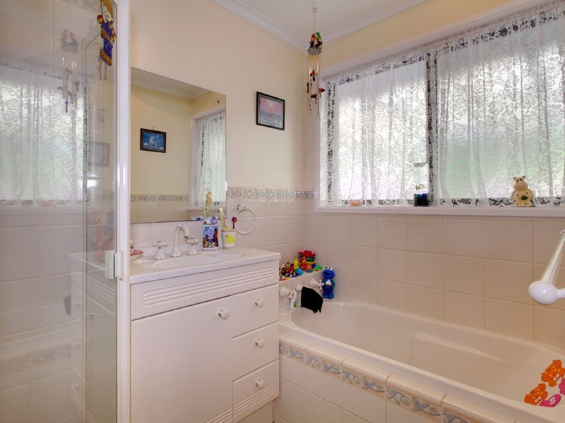 12 Alpine Road, Happy Valley SA 5159