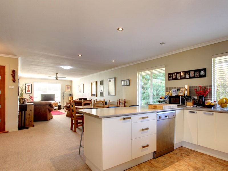 213 The Cove Road, Hallett Cove SA 5158