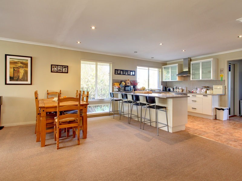 213 The Cove Road, Hallett Cove SA 5158