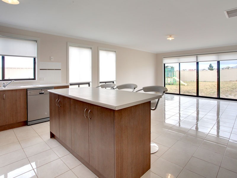 13 McKinlay Street, Mount Compass SA 5210