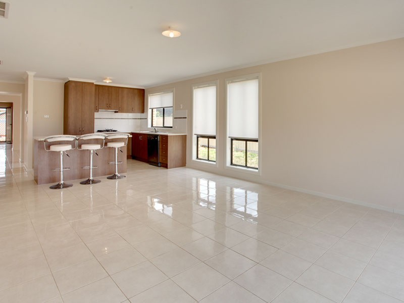 13 McKinlay Street, Mount Compass SA 5210