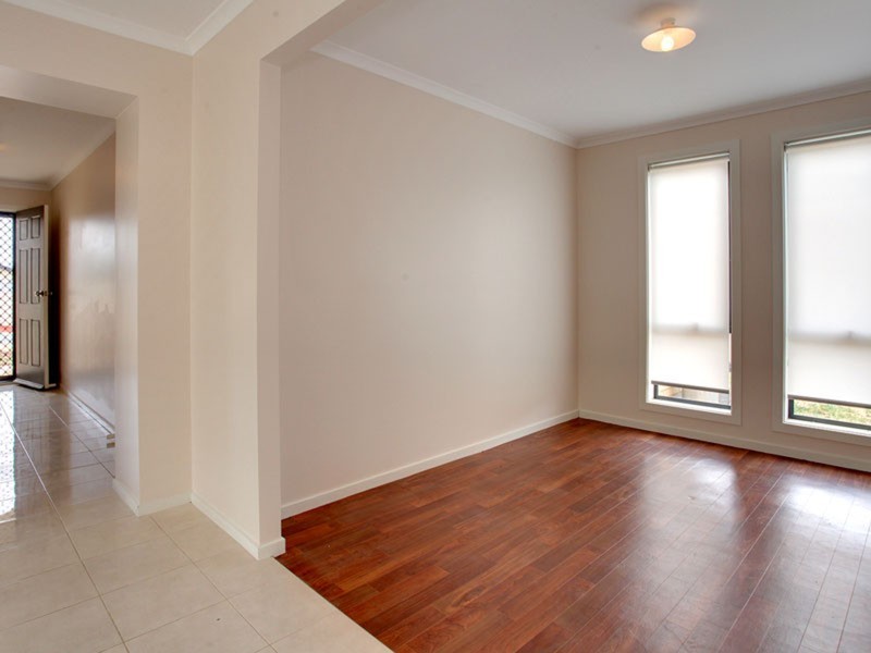 13 McKinlay Street, Mount Compass SA 5210