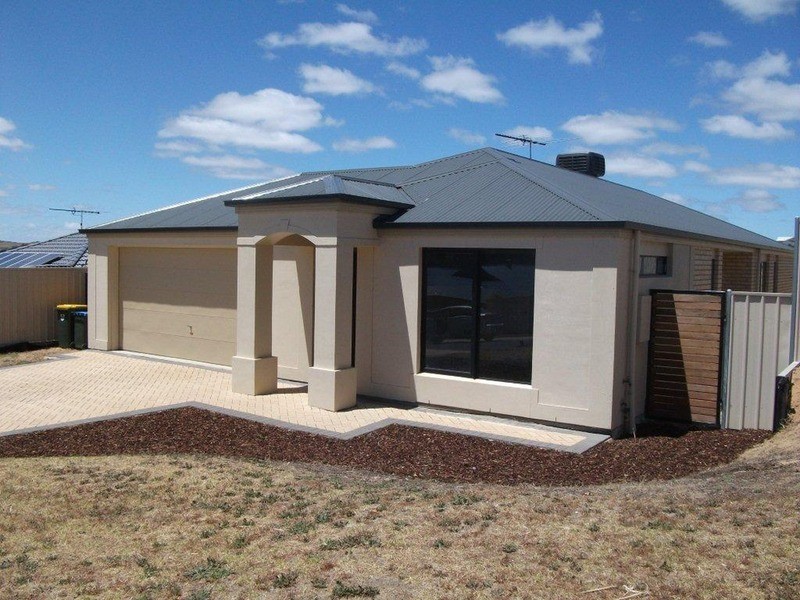 13 McKinlay Street, Mount Compass SA 5210