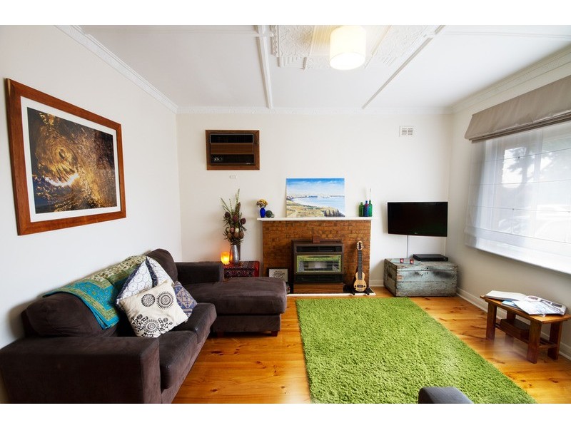 16 Griffiths Drive, Moana SA 5169