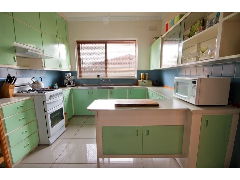 16 Griffiths Drive, Moana SA 5169
