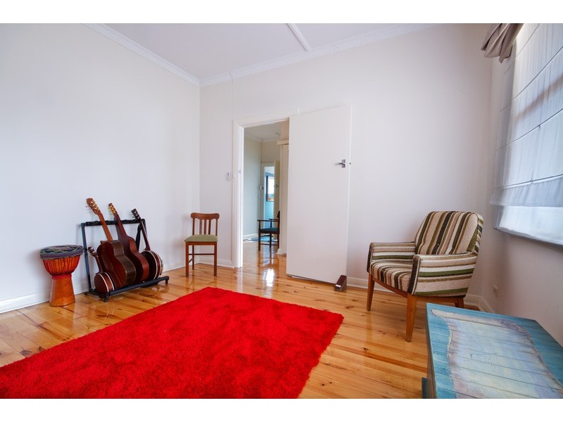 16 Griffiths Drive, Moana SA 5169