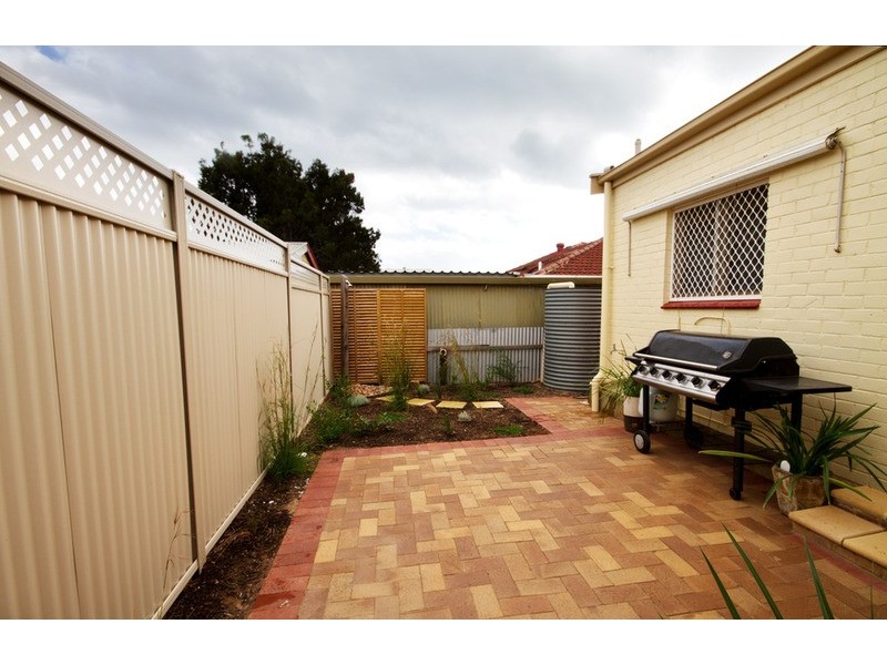 16 Griffiths Drive, Moana SA 5169