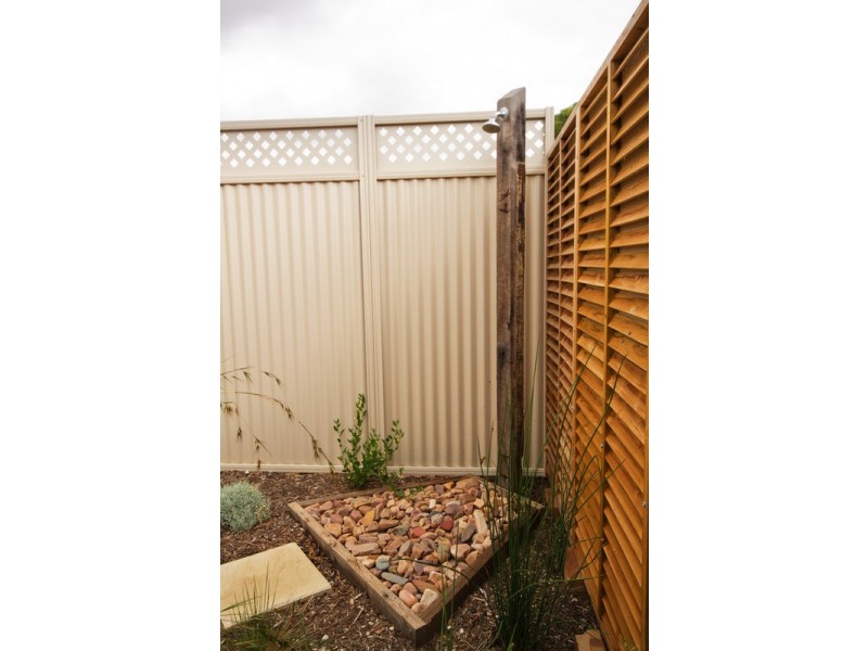 16 Griffiths Drive, Moana SA 5169