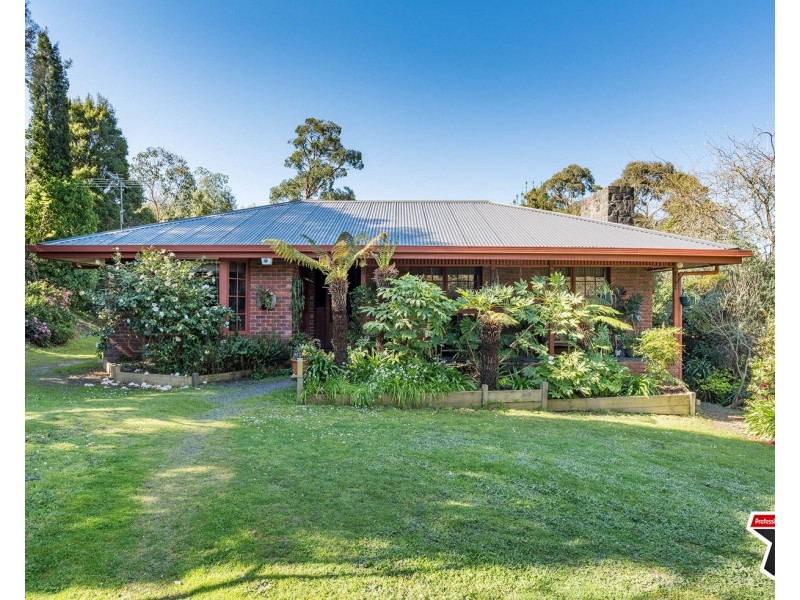 8 Birdwood Avenue, Healesville VIC 3777